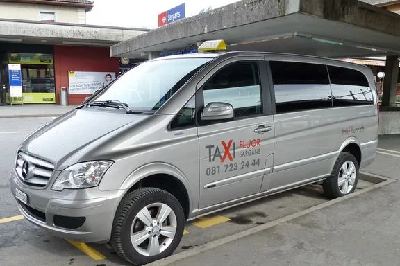Mercedes Viano Grossraum-Taxi von Taxi Fluor
